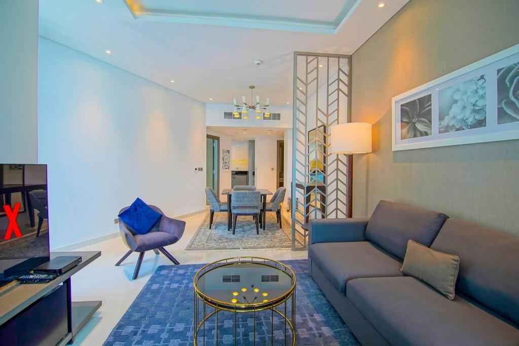 Luxury Hotel Apartment With A Canal View Dubai Bagian luar foto
