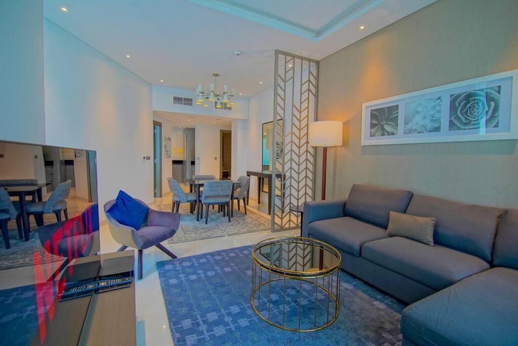 Luxury Hotel Apartment With A Canal View Dubai Bagian luar foto